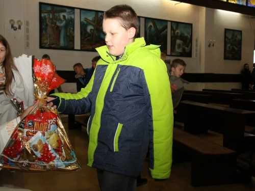 ​FOTO: Sv. Nikola s radošću dočekan u župi Rumboci