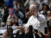 Papa o Trumpu: ''Nadam se da traži izlaz. Nadam se da traži način da se smanji nasilje''