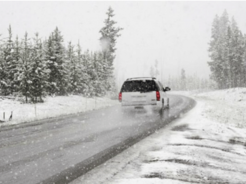 Stanje na cestama: Ugažen snijeg i poledica na kolniku