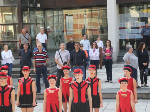 FOTO: Polaganjem vijenaca i svečanom sjednicom započelo obilježavanje Dana općine