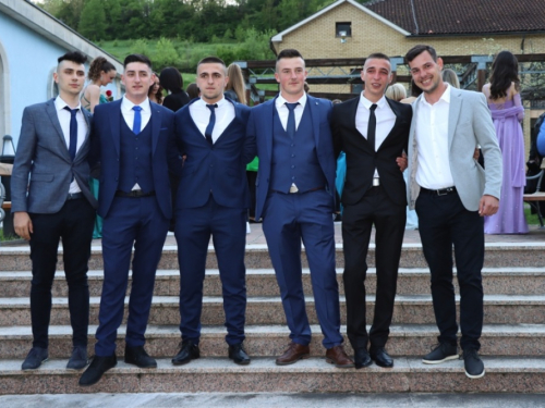FOTO/VIDEO: Matura 2023. - Defile mladosti na ulicama Prozora