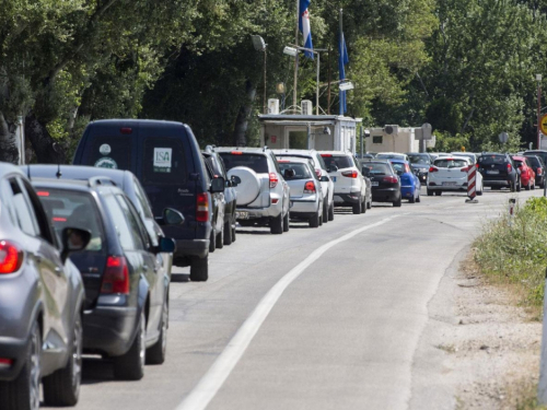 Hrvatska odlučila: Državljani BiH mogu u RH bez obavezne samoizolacije