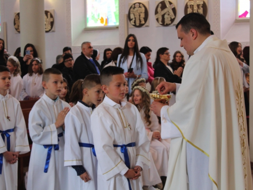 FOTO: Prva pričest u župi Prozor
