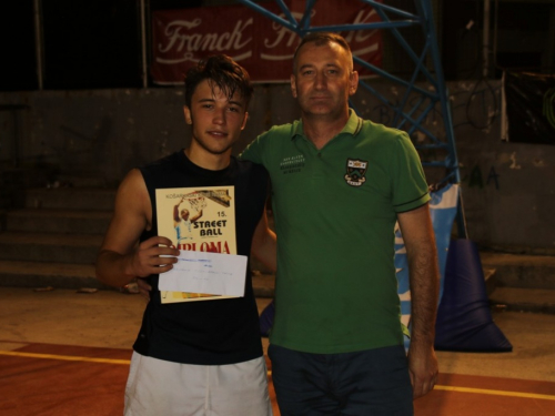 FOTO: Ekipa ''ALF Market'' osvojila Streetball za juniore