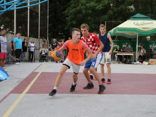 FOTO: Ekipa ''ALF Market'' osvojila Streetball za juniore