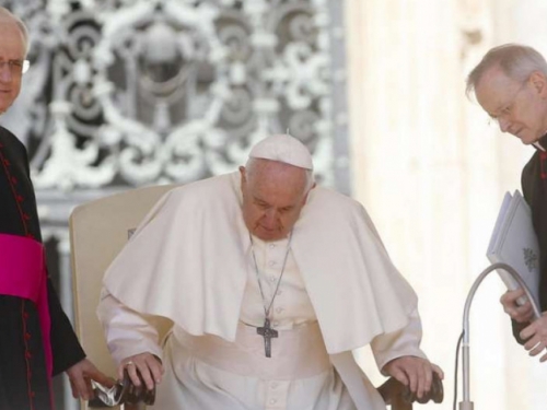 Papa Franjo: Nikad ne ubijaj u ime Boga