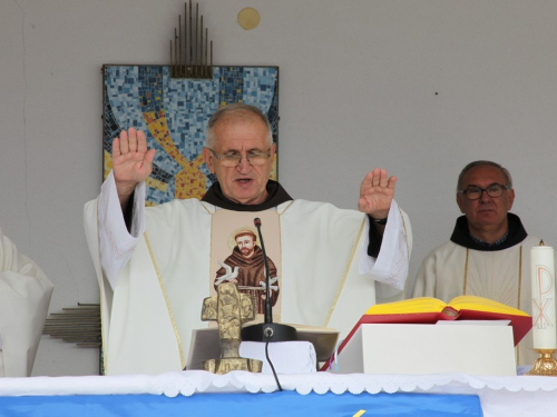 FOTO: Vanjska proslava svetoga Franje u Rumbocima