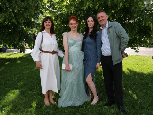 FOTO: Matura 2025. - Defile mladosti na ulicama Prozora