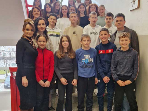 Ramski osnovci pokazali srce veće od planine u akciji ''Otvori knjigu, zatvori ekran''