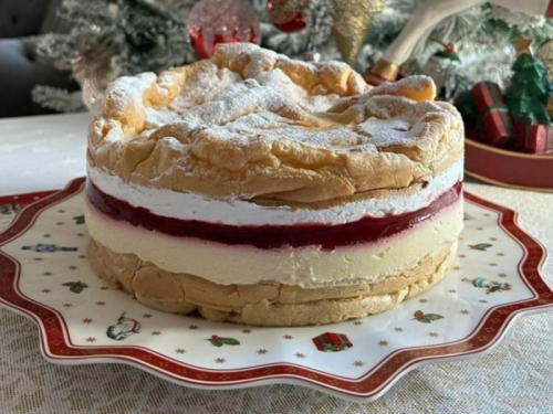 Savršena torta za doček Nove godine: lagana je i kremasta