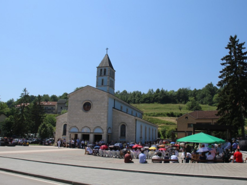 FOTO: Vanjska proslava patrona župe Prozor