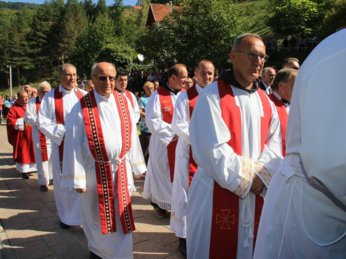 FOTO/VIDEO: Na Uzdolu obilježena 22. obljetnica stravičnog pokolja nad Hrvatima