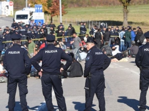 Zbog migranata i nadzora granice s BiH Hrvatska aktivira dvije tisuće umirovljenih policajaca