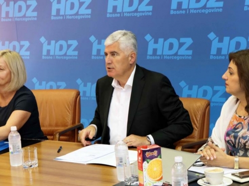Čović: Priča o formiranju Vijeća ministara prebacit će se iz Predsjedništva u Parlament