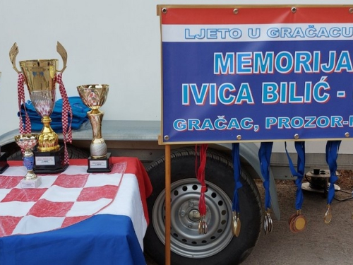 FOTO: Izvješće s manifestacije ''Ljeto u Gračacu''