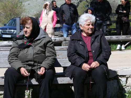 FOTO: Druženje Rumbočana i sv. misa na Zahumu