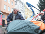 Očajni otac više od 120 noći na Jelačićevu trgu i dalje traži pravdu za svoju kćer