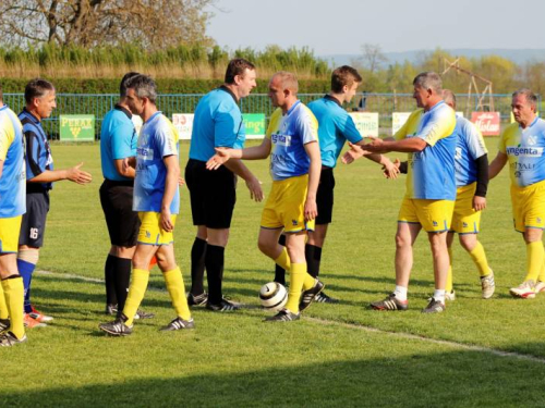 FOTO: Ramci i Hercegovci u Kutjevu odmjerili snage na nogometnom terenu