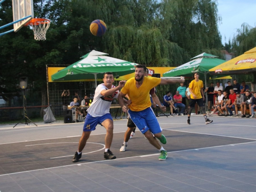 FOTO: Druga večer Streetball turnira u Prozoru