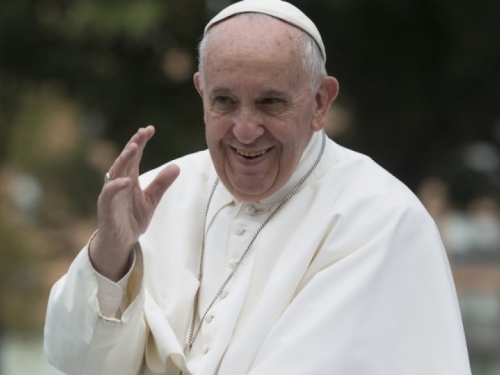 Papa Franjo pozvao na hitno okončanje humanitarne krize u Jemenu
