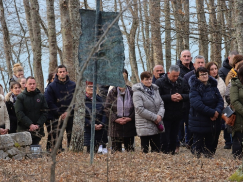 FOTO: Put križa kroz fratarski gaj na Šćitu