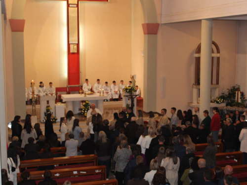 FOTO: Vazmeno bdijenje u župi Prozor