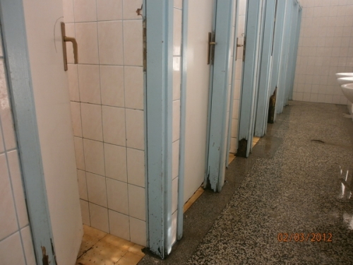 Foto: Otpočeli radovi na rekonstrukciji sanitarnih čvorova u OŠ Marka Marulića