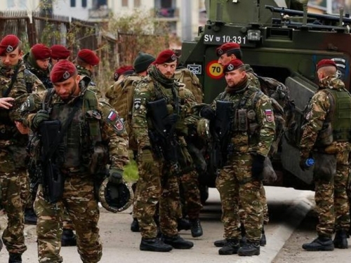 Zašto je Slovenska vojska u rasulu?