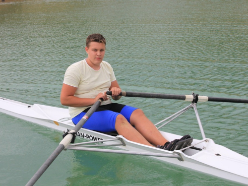 FOTO: Na Ramskom jezeru održana 10. veslačka regata
