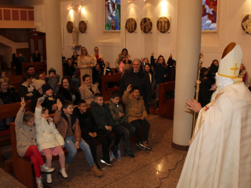 FOTO: Sv. Nikola posjetio župu Prozor