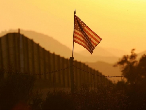 Pentagon odobrio milijardu dolara za "ogradu" na granici s Meksikom