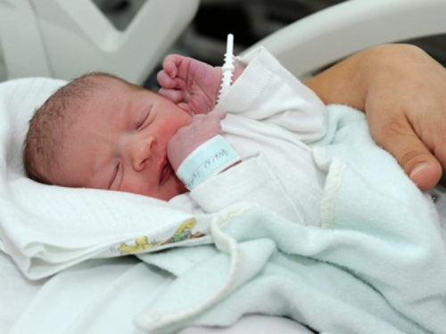 Majka oživjela dijete nakon što su ga doktori proglasili mrtvim!