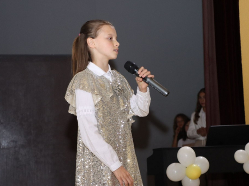 FOTO: Ines Markešić i Magdalena Zadro pobjednice dječjeg festivala ''Mala Rama 2024.''