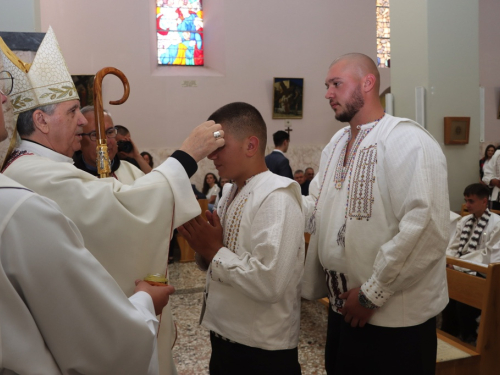 FOTO: Krizma u župi Rama-Šćit