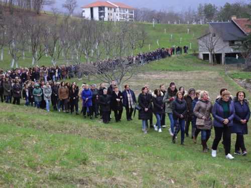 FOTO: Put križa kroz fratarski gaj na Šćitu