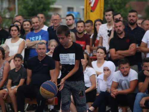 FOTO: Ekipa ''Makarska 3x3'' pobjednik 19. Streetball Rama 2021.