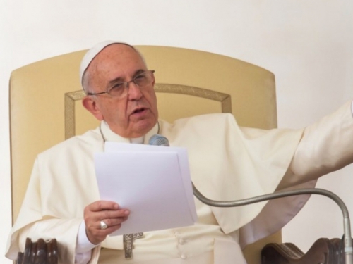 Papa Franjo: Slomljeno mi je srce zbog invazije na Ukrajinu