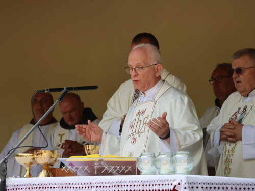 FOTO: Na Uzdolu svečano proslavljen sv. Ivo, patron župe