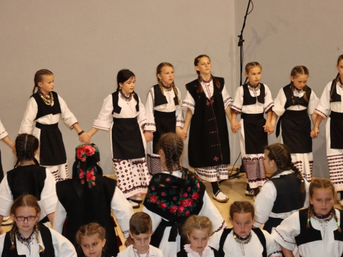 FOTO/VIDEO: Škola folklora u Prozoru koncertom predstavila svoj rad