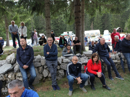 FOTO: Na Vranu služena sv. misa za poginule duvandžije