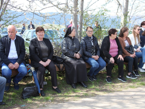 FOTO: Druženje Rumbočana i sv. misa na Zahumu
