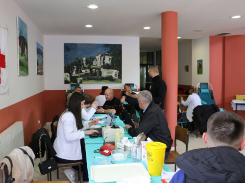 FOTO: Uspješna akcija darivanja krvi u Prozoru