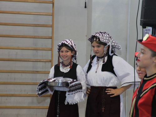 FOTO: Otvoren 16. sajam ''Dani šljive Prozor - Rama 2023.''