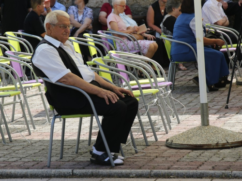 FOTO: Na Uzdolu svečano proslavljen sv. Ivo i 160. obljetnica župe