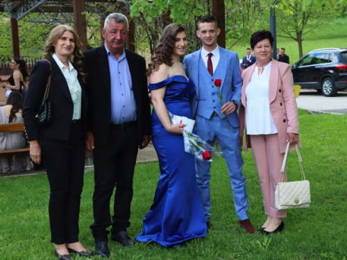 FOTO/VIDEO: Matura 2023. - Defile mladosti na ulicama Prozora