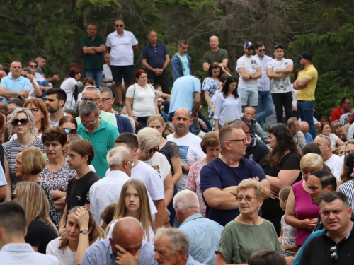 FOTO/VIDEO: Tisuće vjernika na Kedžari proslavilo Divin dan