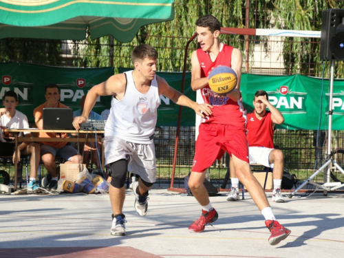 FOTO: ''General Vasilije Mitu'' iz Zagreba pobjednik 15. Streetball Rama