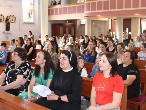 FOTO: U Prozoru održan 18. festival duhovne glazbe ''Djeca pjevaju Isusu''