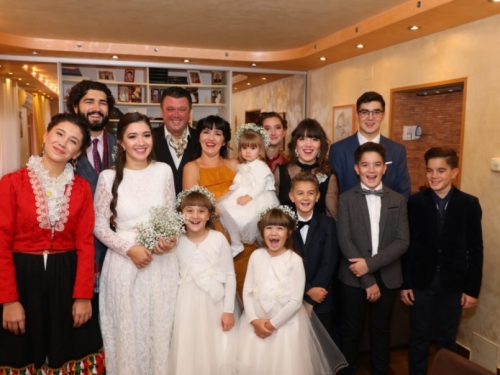 Obitelj Toljanić osvojila je nagradu za europsku veliku obitelj godine