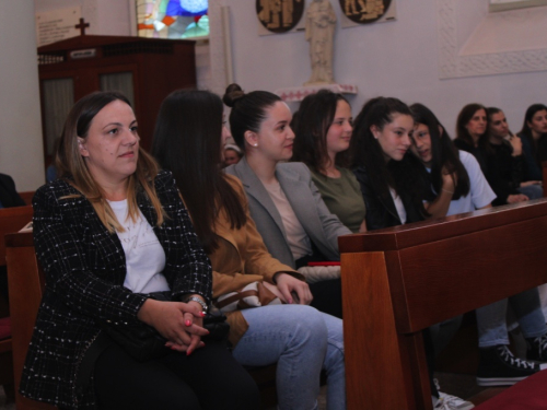 FOTO: U Prozoru održan dječji festival 'Djeca pjevaju Isusu'